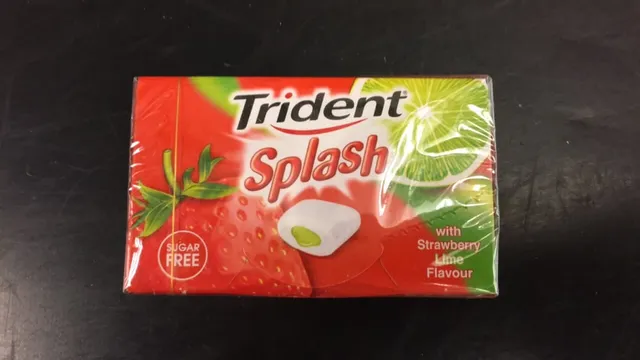 Trident Max Splash Strawberry Lime sugar-free chewing gum 22 g, front of pack