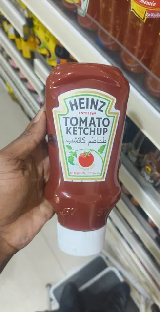Heinz Tomato Ketchup 20 oz, front of pack