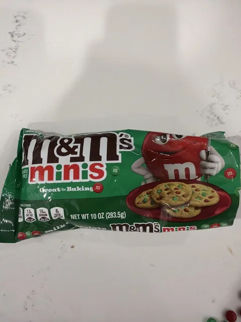 M&M's Minis Milk Chocolate Christmas Baking Bits 10 oz, front of pack