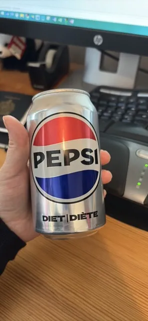 Diet Pepsi 355 mL, front of pack