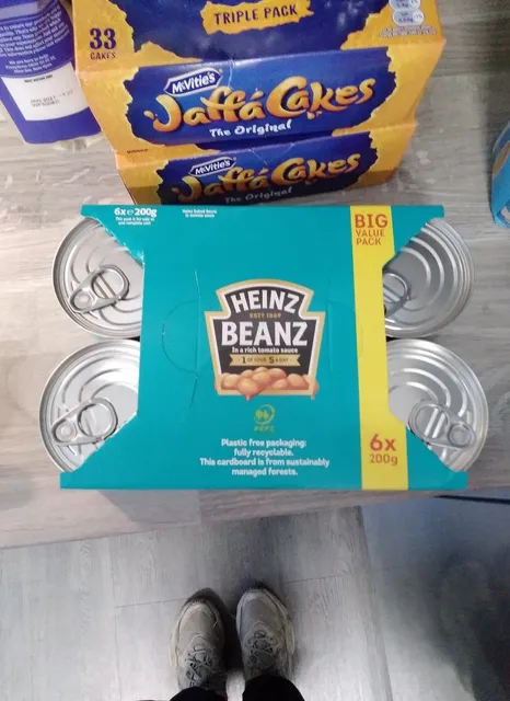 Heinz Beanz in a Rich Tomato Sauce 6 x 200 g, front of pack