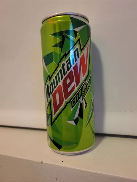 Mountain Dew 330 ml, front of pack