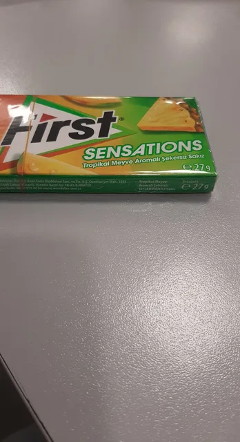 First Sensations Tropikal Meyve Aromalı Sakız 27 g, front of pack