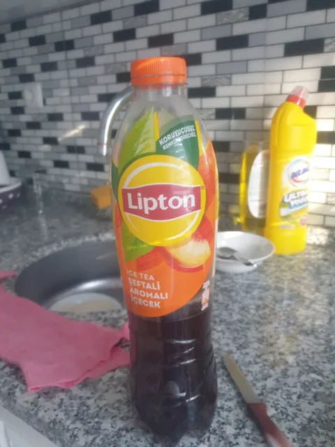 Lipton Ice Tea Şeftali 1.5 L, front of pack