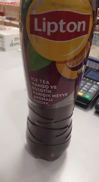 Lipton Ice Tea Mango 1.5 L, front of pack