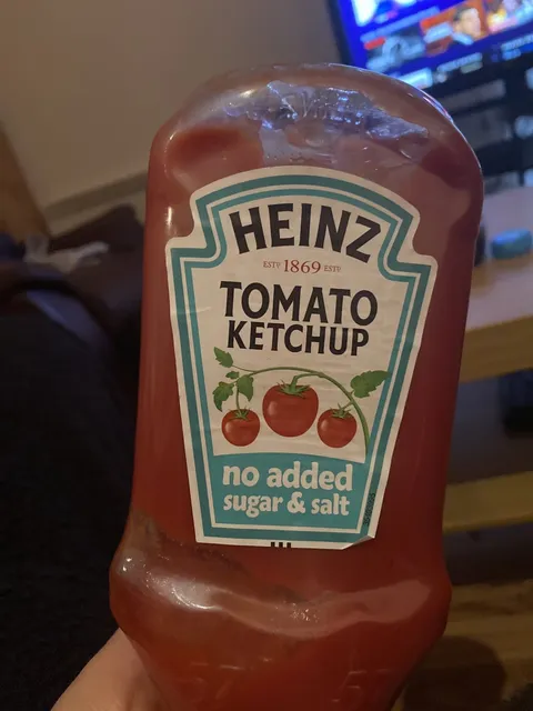 Heinz Tomato Ketchup No Added Sugar & Salt 570 ml, front of pack