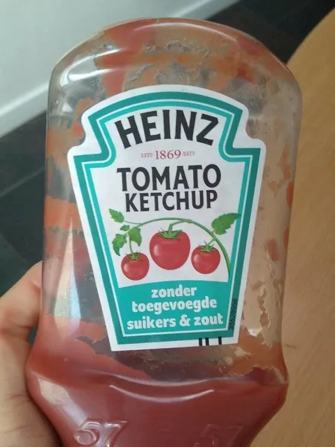 Heinz Tomato Ketchup No Added Sugars & Salt 425 g, front of pack