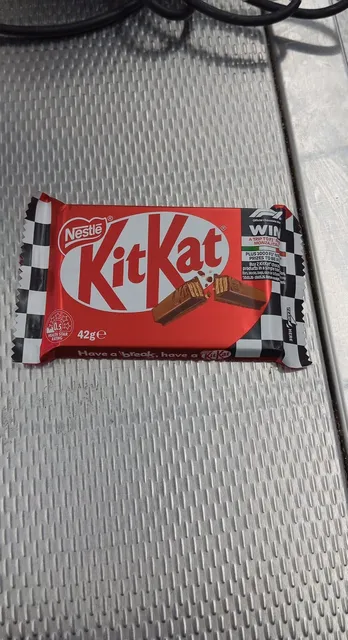 KitKat 4 Finger 42 g, front of pack