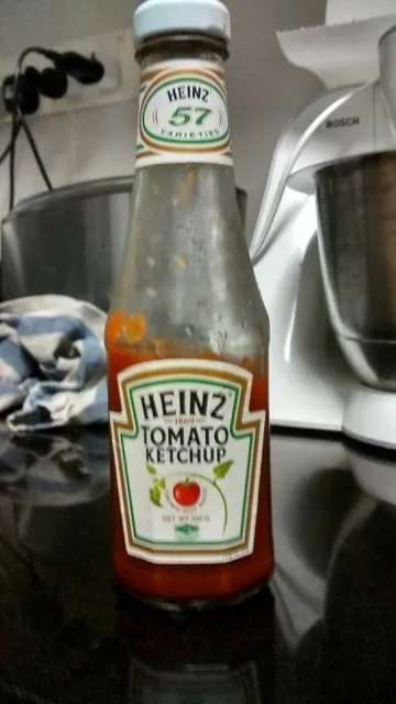 Heinz Tomato Ketchup 300 g, front of pack